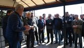 SASTANAK SA MEŠTANIMA NOVOG SURČINA: Rešavanje vodovoda i kanalizacije u naselju SASTANAK SA MEŠTANIMA NOVOG SURČINA: Rešavanje vodovoda i kanalizacije u naselju