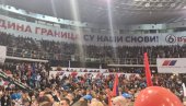 NIŠ ČEKA VUČIĆA: Veliki broj građana se okupio da pozdravi predsednika (FOTO/VIDEO)