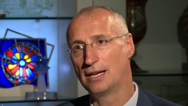 НОВА ВЛАСТ ЈЕ КРАТКО ТРАЈАЛА: Сплитски градоначелник сутра подноси оставку, град чекају избори НОВА ВЛАСТ ЈЕ КРАТКО ТРАЈАЛА: Сплитски градоначелник сутра подноси оставку, град чекају избори