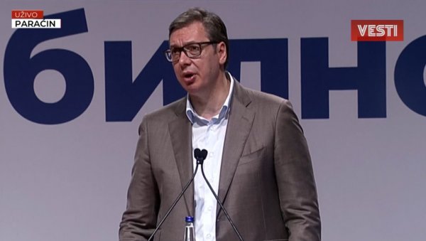 ВУЧИЋ ПОРУЧИО ПАРАЋИНЦИМА: Пристојна Србија се подигла, народ нико не може да превари (ФОТО/ВИДЕО) ВУЧИЋ ПОРУЧИО ПАРАЋИНЦИМА: Пристојна Србија се подигла, народ нико не може да превари (ФОТО/ВИДЕО)