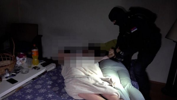 ЛУЦИФЕР ПРИМАО НАЛОГЕ ОД БЕЛИВУКА? Припадници криминалне групе, који су ухапшени због сумње да су диловали дрогу, занемели код тужиоца ЛУЦИФЕР ПРИМАО НАЛОГЕ ОД БЕЛИВУКА? Припадници криминалне групе, који су ухапшени због сумње да су диловали дрогу, занемели код тужиоца
