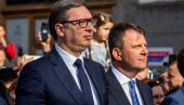 МИРОВИЋ: Вучић – једини достојан да води Србију у времену пред нама МИРОВИЋ: Вучић – једини достојан да води Србију у времену пред нама
