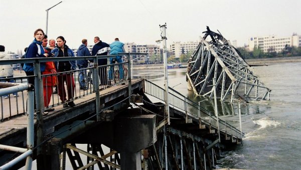 УБИЛИ ОЛЕГА И СИМБОЛ НОВОГ САДА: Пре 23 године НАТО се обрушио на Варадински мост УБИЛИ ОЛЕГА И СИМБОЛ НОВОГ САДА: Пре 23 године НАТО се обрушио на Варадински мост