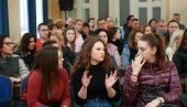 НАГРАДЕ ЗА ПРЕКО 200 НАЈБОЉИХ: Град Кикинда стипендира рекордан број студената НАГРАДЕ ЗА ПРЕКО 200 НАЈБОЉИХ: Град Кикинда стипендира рекордан број студената