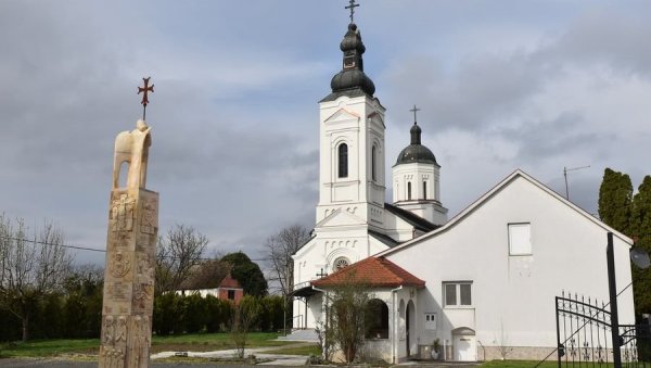 МАНАСТИР ЈАСЕНОВАЦ ЗАСИЈАО ПУНИМ СЈАЈЕМ: Погледајте како изгледа црква која је обновљена захваљујући Вучићу и патријарху Порфирију (ФОТО) МАНАСТИР ЈАСЕНОВАЦ ЗАСИЈАО ПУНИМ СЈАЈЕМ: Погледајте како изгледа црква која је обновљена захваљујући Вучићу и патријарху Порфирију (ФОТО)