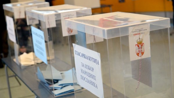 ЛАЖНЕ ИНФОРМАЦИЈЕ НА ДРУШТВЕНИМ МРЕЖАМА: У Миријеву на бирачком месту 77 нема лажних листића ЛАЖНЕ ИНФОРМАЦИЈЕ НА ДРУШТВЕНИМ МРЕЖАМА: У Миријеву на бирачком месту 77 нема лажних листића