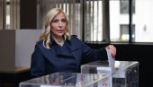 MAJA POPOVIĆ GLASALA NA VRAČARU: Ministarka pravde obavila svoju građansku dužnost MAJA POPOVIĆ GLASALA NA VRAČARU: Ministarka pravde obavila svoju građansku dužnost