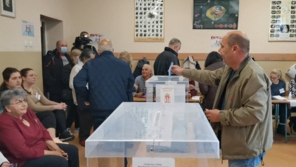 НА ИЗБОРЕ ИДЕМО ВЕЋ У ДЕЦЕМБРУ: Као што је и најавио председник Вучић је највероватније врло брзо испунити жељу опозицији НА ИЗБОРЕ ИДЕМО ВЕЋ У ДЕЦЕМБРУ: Као што је и најавио председник Вучић је највероватније врло брзо испунити жељу опозицији
