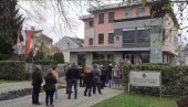 DODIK IZAŠAO NA IZBORE: Glasao u Generalnom konzulatu Srbije u Banjaluci DODIK IZAŠAO NA IZBORE: Glasao u Generalnom konzulatu Srbije u Banjaluci