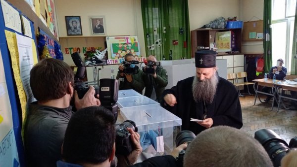 ПАТРИЈАРХ ПОРФИРИЈЕ: Гласање је право, али и дужност ПАТРИЈАРХ ПОРФИРИЈЕ: Гласање је право, али и дужност