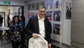 ВУЧИЋ СТИГАО У СТРАНАЧКЕ ПРОСТОРИЈЕ: Први кадрови из седишта СНС (ФОТО) ВУЧИЋ СТИГАО У СТРАНАЧКЕ ПРОСТОРИЈЕ: Први кадрови из седишта СНС (ФОТО)