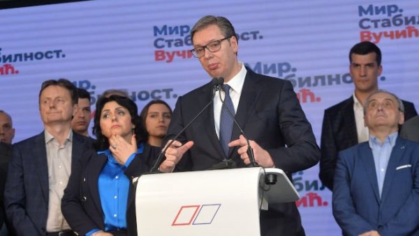 КЛАУС ШВАБ ЧЕСТИТАО ВУЧИЋУ: Победа још један доказ економског и друштвеног развоја Србије под Вашим руководством КЛАУС ШВАБ ЧЕСТИТАО ВУЧИЋУ: Победа још један доказ економског и друштвеног развоја Србије под Вашим руководством