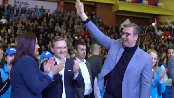 ОГРОМНО ХВАЛА ГРАЂАНИМА СРБИЈЕ Вучић објавио нови видео: Имам само једну жељу, да вам се поклоним ОГРОМНО ХВАЛА ГРАЂАНИМА СРБИЈЕ Вучић објавио нови видео: Имам само једну жељу, да вам се поклоним