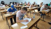МАТУРАНТИ НА ПРОБИ: Данас почиње пилот-тестирање које треба да замени пријемне испите МАТУРАНТИ НА ПРОБИ: Данас почиње пилот-тестирање које треба да замени пријемне испите