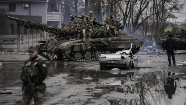 БИВШИ САВЕТНИК ШЕФА ПЕНТАГОНА: Запад лаже о слабости руске војске, наставак пружања помоћи Украјини, натераће Москву да дође до Пољске БИВШИ САВЕТНИК ШЕФА ПЕНТАГОНА: Запад лаже о слабости руске војске, наставак пружања помоћи Украјини, натераће Москву да дође до Пољске