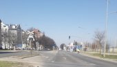 УКЛАЊАЊЕ ПРУЖНИХ ПРЕЛАЗА У НОВОМ САДУ: Радови мењају режим саобраћаја УКЛАЊАЊЕ ПРУЖНИХ ПРЕЛАЗА У НОВОМ САДУ: Радови мењају режим саобраћаја