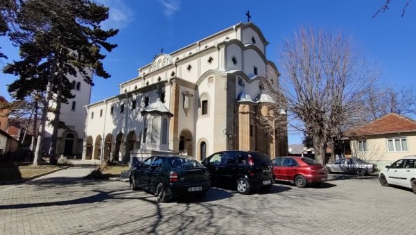 СВЕТИЊА У ГЊИЛАНУ ЧУВА И ЖИВОТ И ВЕРУ: Објекат који су Албанци покушали да отму од цркве, сада је школа за 10 малишана СВЕТИЊА У ГЊИЛАНУ ЧУВА И ЖИВОТ И ВЕРУ: Објекат који су Албанци покушали да отму од цркве, сада је школа за 10 малишана