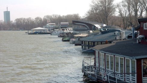 NA DUNAVU 51 LOKACIJA ZA SPLAVOVE: Grad Beograd raspisao javni oglas za zakup vodnog zemljišta u Zemunu i Novom Beogradu