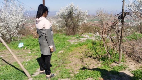 БИВШУ ЖЕНУ ИЗБО НОЖЕМ: Само што је изашао из затвора, где је лежао због насиља у породици (ВИДЕО) БИВШУ ЖЕНУ ИЗБО НОЖЕМ: Само што је изашао из затвора, где је лежао због насиља у породици (ВИДЕО)