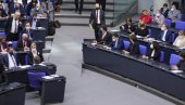 БУНДЕСТАГ ОДБИО ОБАВЕЗНУ ВАКЦИНАЦИЈУ: Влада Олафа Шолца претрпела први значајнији пораз