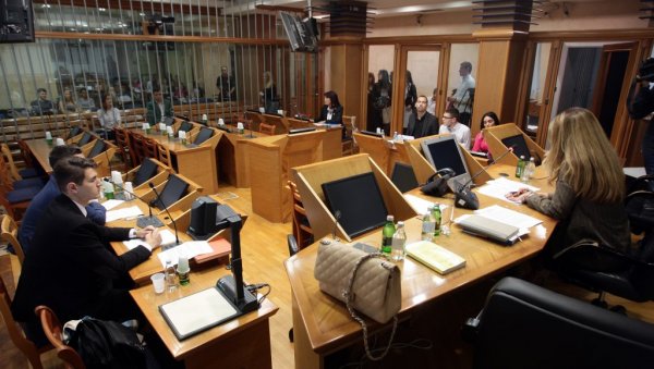 И ЉУБАВНИЦУ ШТИТИ ЗАКОН: Да ли ванбрачна супруга и дете имају право на пензију ако је преминули био у законитом браку И ЉУБАВНИЦУ ШТИТИ ЗАКОН: Да ли ванбрачна супруга и дете имају право на пензију ако је преминули био у законитом браку