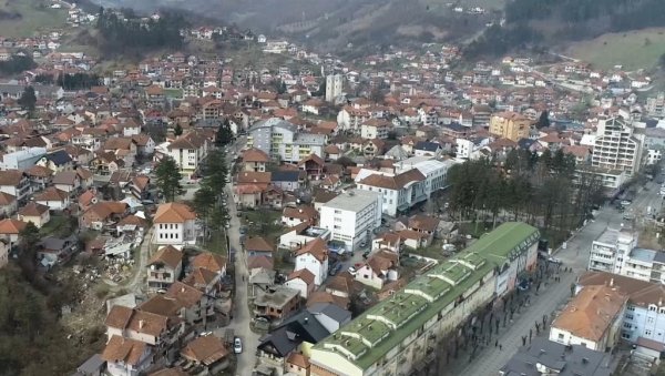 УХАПШЕН МАЛОЛЕТНИК (17): Ужас у Бијелом Пољу, тинејџер осумњичен за обљубу детата (13) УХАПШЕН МАЛОЛЕТНИК (17): Ужас у Бијелом Пољу, тинејџер осумњичен за обљубу детата (13)
