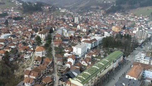 UHAPŠEN MALOLETNIK (17): Užas u Bijelom Polju, tinejdžer osumnjičen za obljubu detata (13) UHAPŠEN MALOLETNIK (17): Užas u Bijelom Polju, tinejdžer osumnjičen za obljubu detata (13)