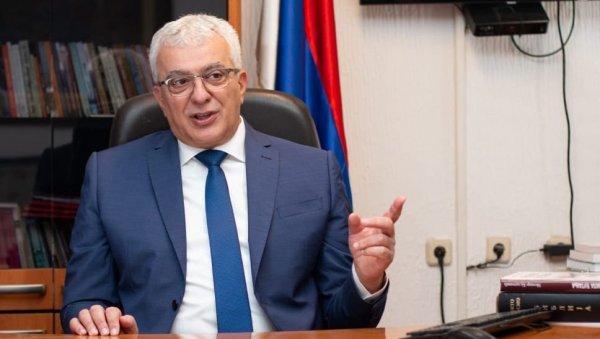 У ОБАВЕЗИ СМО ДА СЕ УВЕК СЕЋАМО БИТКЕ НА КОШАРАМА: Андрија Мандић сматра да су младима потребни тако узвишени примери родољубља У ОБАВЕЗИ СМО ДА СЕ УВЕК СЕЋАМО БИТКЕ НА КОШАРАМА: Андрија Мандић сматра да су младима потребни тако узвишени примери родољубља