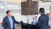 ŠABAC SE SEĆA KOŠARKAŠKE LEGENDE: Otkrivena spomen ploča Milovanu Stepandiću Stepiju ŠABAC SE SEĆA KOŠARKAŠKE LEGENDE: Otkrivena spomen ploča Milovanu Stepandiću Stepiju