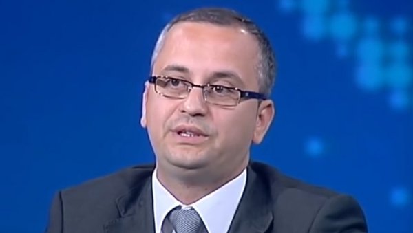 У НЕСРЕЋИ ПОГИНУО ДИРЕКТОР ЈАВНОГ ПРЕДУЗЕЋА: Гогић био за воланом аутомобила у ком је био Расим Љајић У НЕСРЕЋИ ПОГИНУО ДИРЕКТОР ЈАВНОГ ПРЕДУЗЕЋА: Гогић био за воланом аутомобила у ком је био Расим Љајић