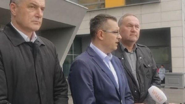 НАЈНОВИЈЕ ИНФОРМАЦИЈЕ О СТАЊУ РАСИМА ЉАЈИЋА: Доктор Муамер Бачевац саопштио - Ван животне опасности (ВИДЕО) НАЈНОВИЈЕ ИНФОРМАЦИЈЕ О СТАЊУ РАСИМА ЉАЈИЋА: Доктор Муамер Бачевац саопштио - Ван животне опасности (ВИДЕО)