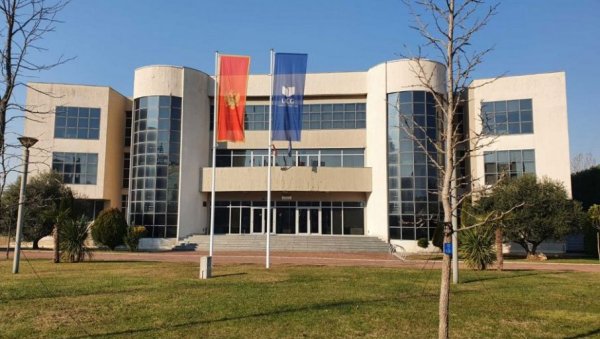 ПРВО МАСТЕР ДИПЛОМА, ПА НА БИРО: Према подацима Универзитета ЦГ до краја године се може очекивати више од хиљаду магистара ПРВО МАСТЕР ДИПЛОМА, ПА НА БИРО: Према подацима Универзитета ЦГ до краја године се може очекивати више од хиљаду магистара