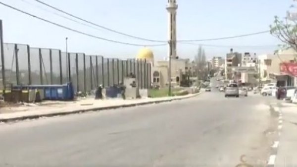 (УЗНЕМИРУЈУЋЕ) ИЗРАЕЛСКИ ВОЈНИЦИ УБИЛИ ПАЛЕСТИНКУ: Код жене није пронађено оружје, инцидент се истражује (ВИДЕО) (УЗНЕМИРУЈУЋЕ) ИЗРАЕЛСКИ ВОЈНИЦИ УБИЛИ ПАЛЕСТИНКУ: Код жене није пронађено оружје, инцидент се истражује (ВИДЕО)