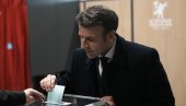БЛАГА ПРЕДНОСТ МАКРОНУ ПОСЛЕ ДЕБАТЕ: Марин ле Пен покушава да стигне заостатак БЛАГА ПРЕДНОСТ МАКРОНУ ПОСЛЕ ДЕБАТЕ: Марин ле Пен покушава да стигне заостатак