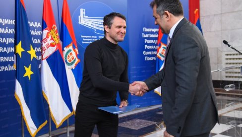 PODRŠKA OBRAZOVNIM USTANOVAMA U NABAVCI POLJOPRIVREDNE OPREME: Đacima i studentima u Vojvodini stižu nove mašine PODRŠKA OBRAZOVNIM USTANOVAMA U NABAVCI POLJOPRIVREDNE OPREME: Đacima i studentima u Vojvodini stižu nove mašine