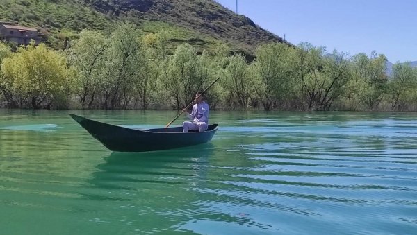 НОВА НЕСРЕЋА НА СКАДАРСКОМ ЈЕЗЕРУ: Полиција утврђује околности повређивања мушкараца НОВА НЕСРЕЋА НА СКАДАРСКОМ ЈЕЗЕРУ: Полиција утврђује околности повређивања мушкараца