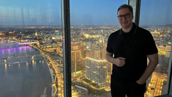 ВУЧИЋ СЕ СМРЗАО: Правим се као да нисам, бескрајно сам поносан на Београд на води (ФОТО) ВУЧИЋ СЕ СМРЗАО: Правим се као да нисам, бескрајно сам поносан на Београд на води (ФОТО)