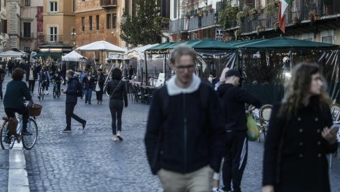 VIŠE TATA NA PORODILJSKOM: Istraživanje Nacionalnog instituta za socijalno osiguranje Italije VIŠE TATA NA PORODILJSKOM: Istraživanje Nacionalnog instituta za socijalno osiguranje Italije