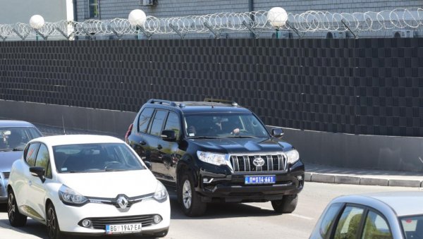 ПАЛЕ ДВЕ ВЕЛИКЕ ОРГАНИЗОВАНЕ КРИМИНАЛНЕ ГРУПЕ У СРБИЈИ: Продавали српска документа Албанцима ПАЛЕ ДВЕ ВЕЛИКЕ ОРГАНИЗОВАНЕ КРИМИНАЛНЕ ГРУПЕ У СРБИЈИ: Продавали српска документа Албанцима