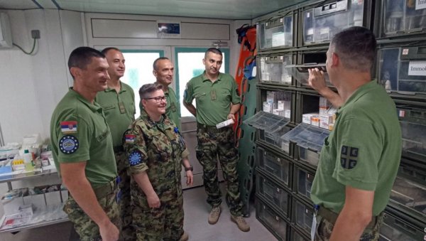 ПРЕДАЛИ ДУЖНОСТ: Замена контигента Војске Србије у мисији ЕУ (ФОТО) ПРЕДАЛИ ДУЖНОСТ: Замена контигента Војске Србије у мисији ЕУ (ФОТО)