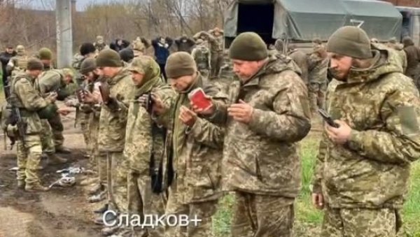 ОВО СУ УСЛОВИ ЗА ИЗЛАЗАК ИЗ АЗОВСТАЉА: Министарство спољних послова објаснило је принцип рада хуманитарних коридора ОВО СУ УСЛОВИ ЗА ИЗЛАЗАК ИЗ АЗОВСТАЉА: Министарство спољних послова објаснило је принцип рада хуманитарних коридора