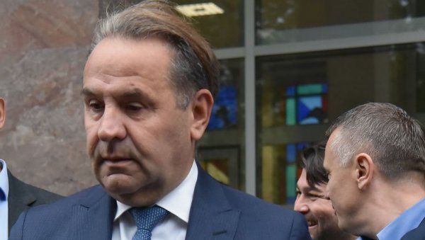 КОЛИКО ПАРА ЈЕ ИМАО ЉАЈИЋ У КОЛИМА? Откривено да ли бивши министар има повреде мозга и врата КОЛИКО ПАРА ЈЕ ИМАО ЉАЈИЋ У КОЛИМА? Откривено да ли бивши министар има повреде мозга и врата