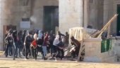 СУКОБИ У ЏАМИЈИ У ЈЕРУСАЛИМУ: Повређено најмање 20 особа (ФОТО/ВИДЕО)