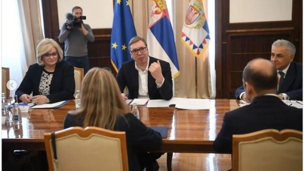 ГОТОВ САСТАНАК СА ПРЕДСТАВНИЦИМА СБ: Србији све похвале - остварила раст БДП-а од 7,5 одсто ГОТОВ САСТАНАК СА ПРЕДСТАВНИЦИМА СБ: Србији све похвале - остварила раст БДП-а од 7,5 одсто