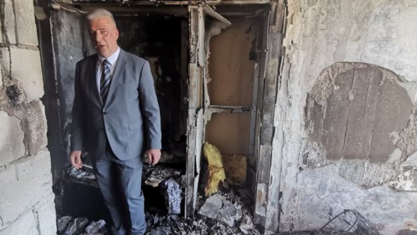 ОСТАЛО САМО ЗГАРИШТЕ: Новости у соби студентског дома у Нишу која је изгорела (ВИДЕО) ОСТАЛО САМО ЗГАРИШТЕ: Новости у соби студентског дома у Нишу која је изгорела (ВИДЕО)