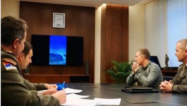 ОДЛИЧНА ВЕСТ ЗА НАШУ ВОЈСКУ: Министар Стефановић - Сада је домет домаће ракете М-19 преко 40 км (ФОТО) ОДЛИЧНА ВЕСТ ЗА НАШУ ВОЈСКУ: Министар Стефановић - Сада је домет домаће ракете М-19 преко 40 км (ФОТО)