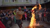 OBIČAJ KOJI SE JOŠ UVEK ZADRŽAO: U Kikindi večeras paljene vatre lazarice