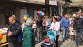 CELO VRANJE ZA MALENOG VUKANA: Osmomesečni dečak, koji boluje od SMA, ujedinio sugrađane CELO VRANJE ZA MALENOG VUKANA: Osmomesečni dečak, koji boluje od SMA, ujedinio sugrađane