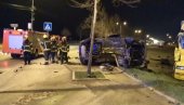 SAOBRAĆAJNA NESREĆA U NIŠU: Vozilo udarilo u ivičnjak, pa letelo trideset metara (VIDEO) SAOBRAĆAJNA NESREĆA U NIŠU: Vozilo udarilo u ivičnjak, pa letelo trideset metara (VIDEO)