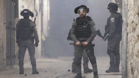 NAPAD U JERUSALIMU: Ubijena jedna, ranjeno najmanje osam osoba - Napadači neutralisani na licu mesta NAPAD U JERUSALIMU: Ubijena jedna, ranjeno najmanje osam osoba - Napadači neutralisani na licu mesta
